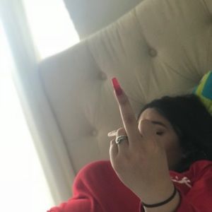 Meet your Posher, Yari